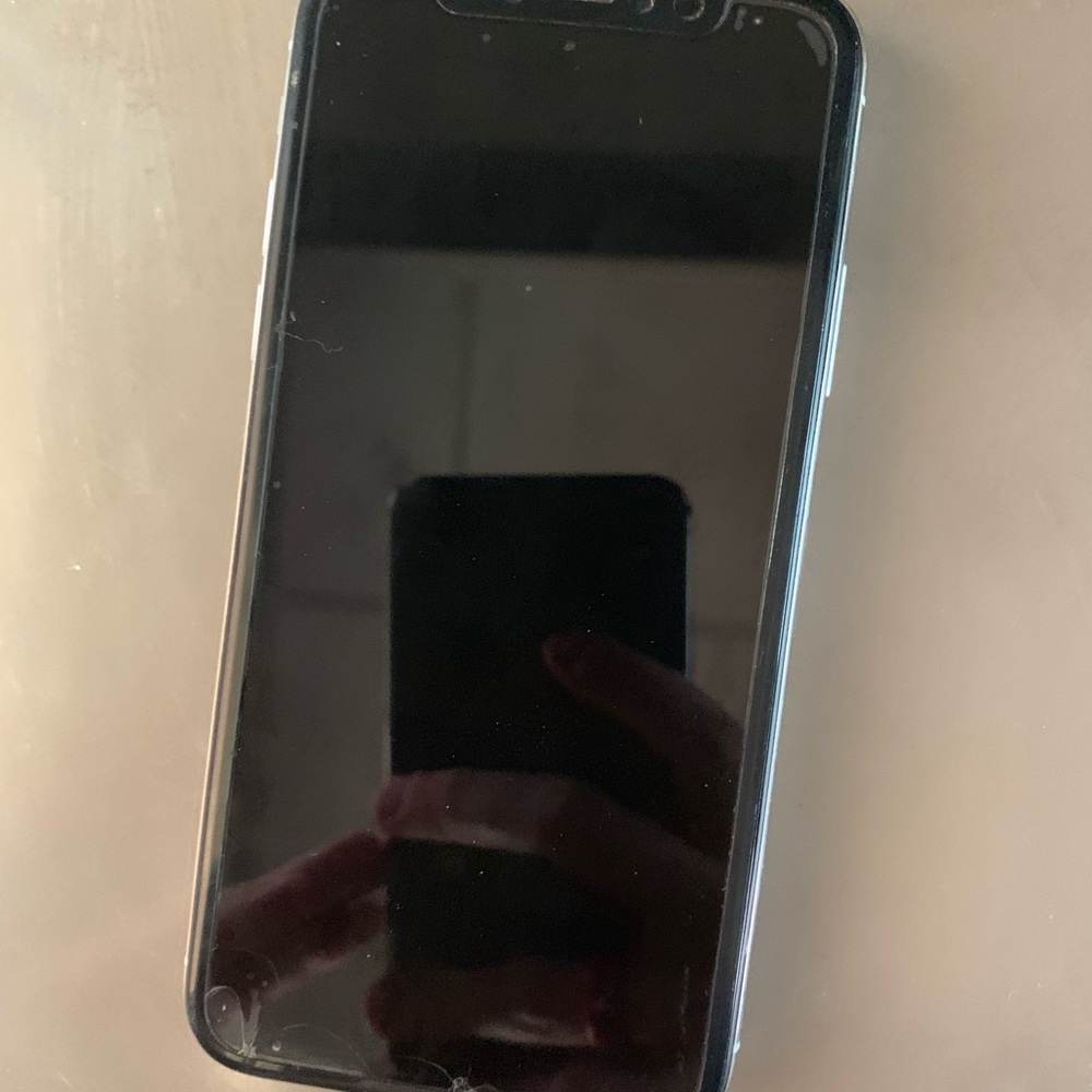 iPhone X - Picture 2 of 3
